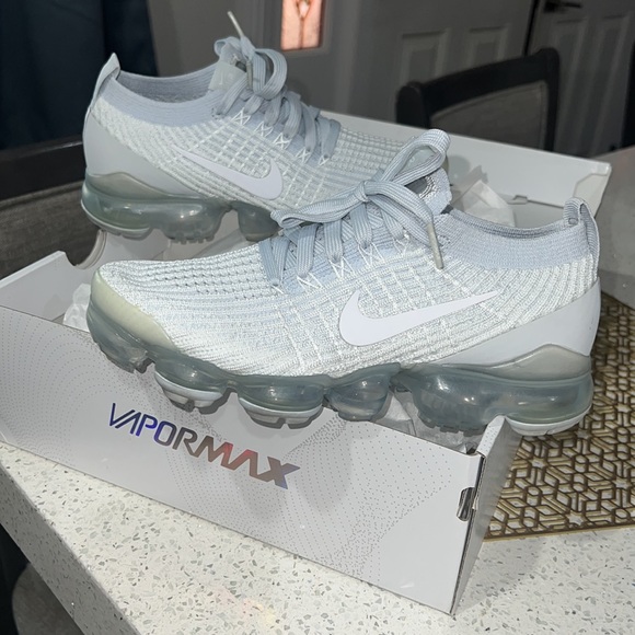🥳SOLD 🤍NIKE AIR VAPORMAX FLYKNIT 3🤍 - Picture 4 of 17